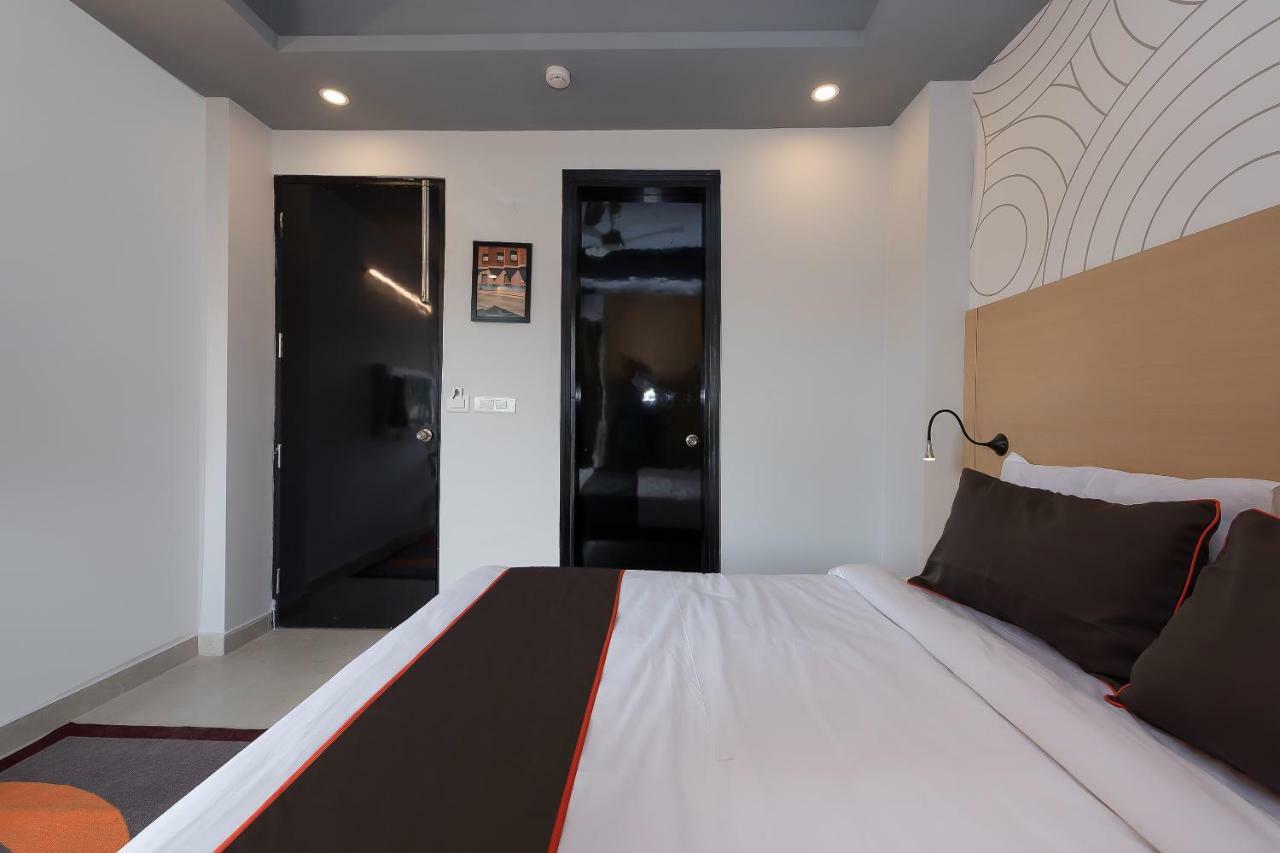 Hotel Collection O 162 Vardhman International Gurgaon Exterior foto